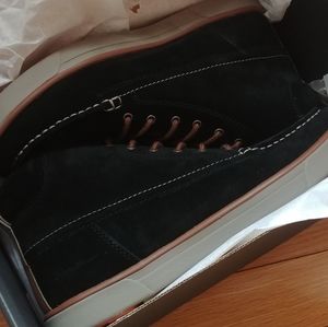 NEW! Eddie Bauer Chukka Boots - size 10